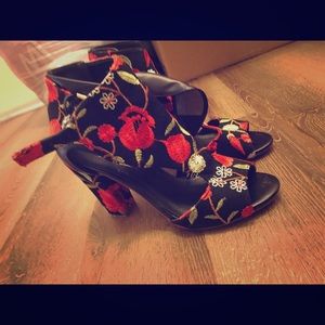 Red Heels(Rose Design)